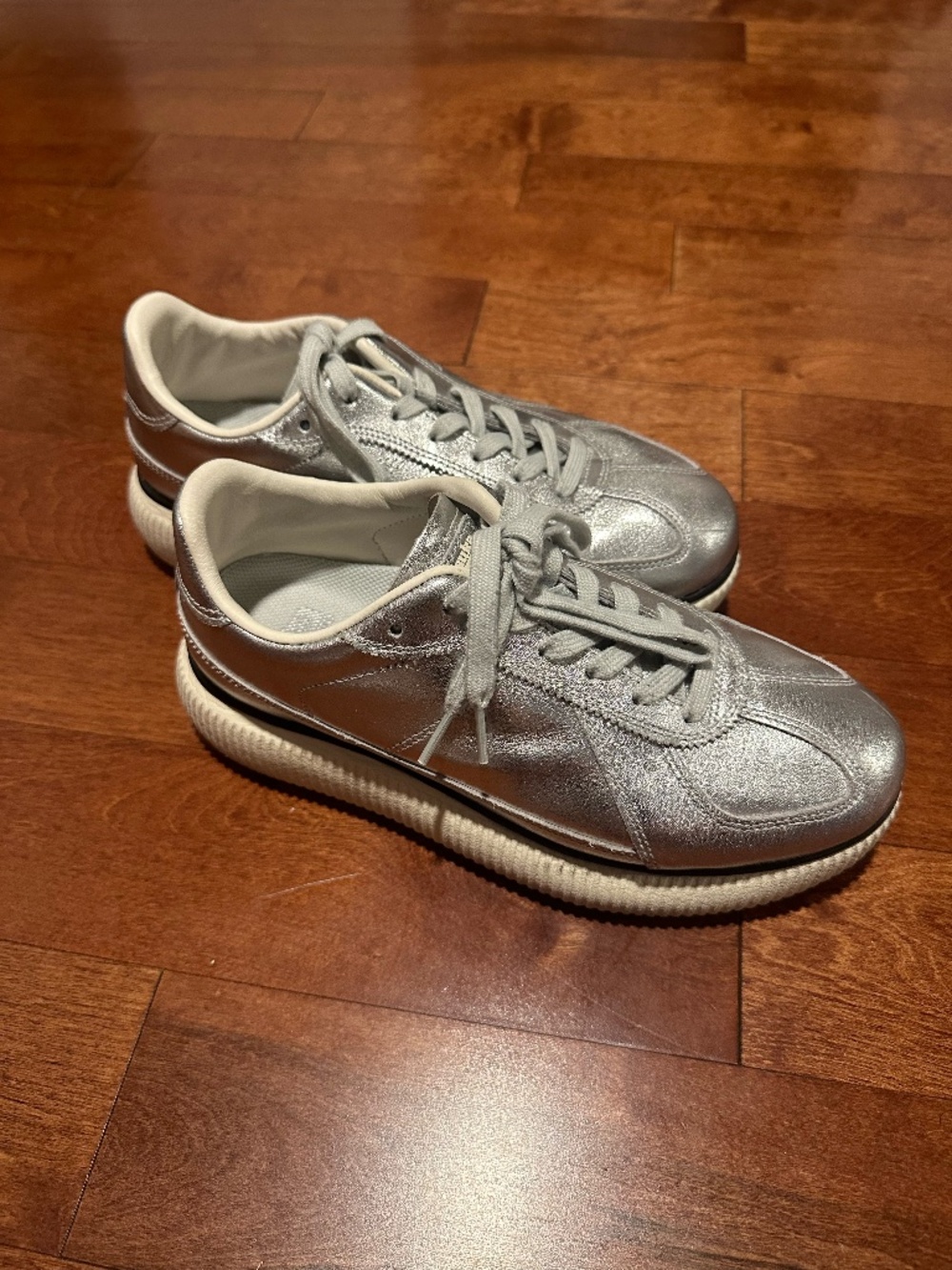 ONITSUKA TIGER Delecity Pure Silver Platf Shoes Size 8